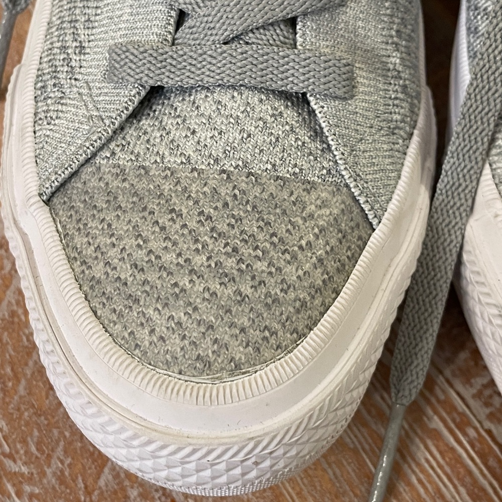 Chuck Taylor Converse - Picture 9 of 14